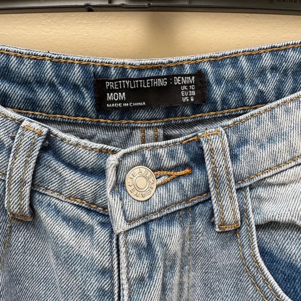 PrettyLittleThing Blue Relaxed Fit Jeans Vintage-Inspired - Picture 3 of 5